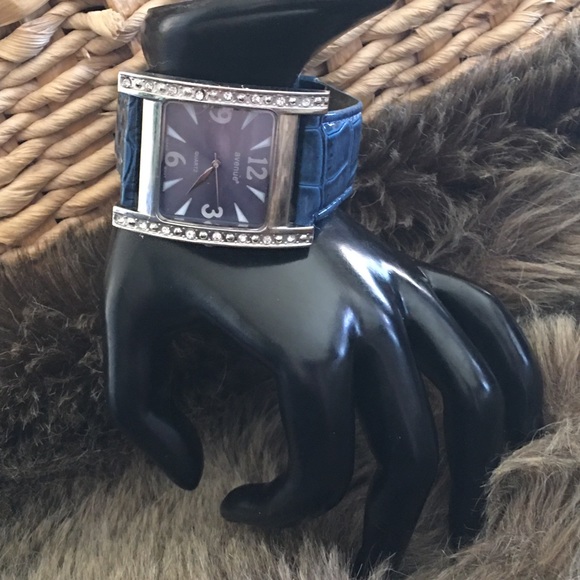 Ladies Avenue blue croc embossed rhinestone watch - Picture 3 of 8